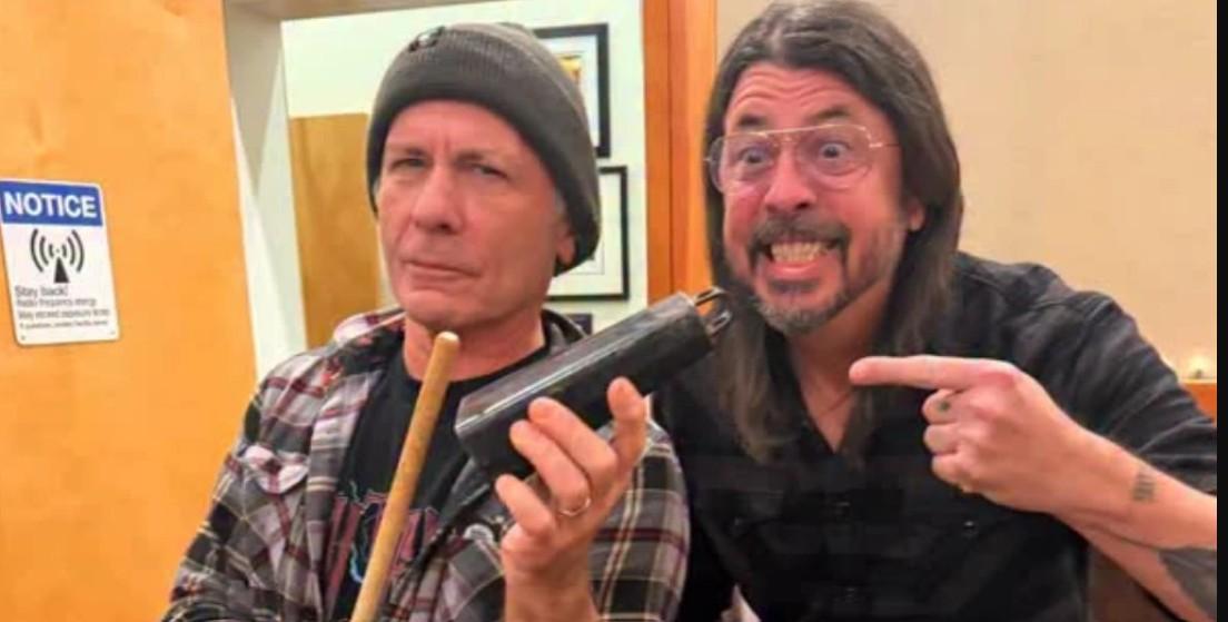 Bruce Dickinson grava novo álbum no Studio 606 e aparece ao lado de Dave Grohl em Los Angeles