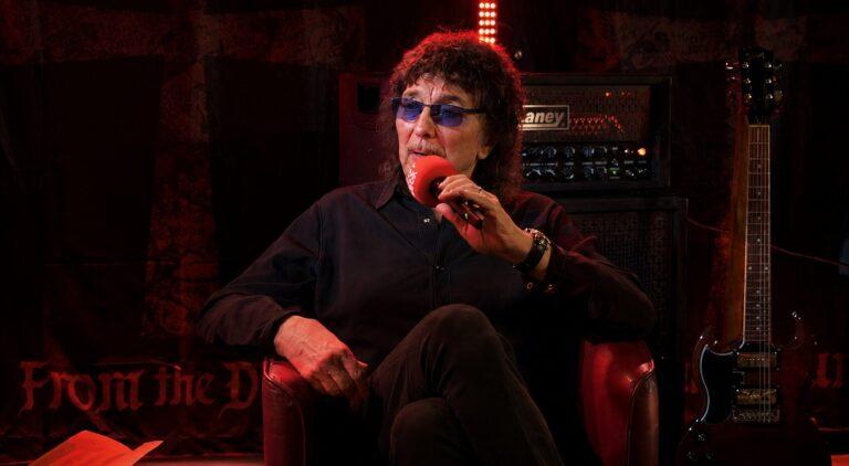 Tony Iommi explica por que nunca ficou sem riffs: “Se eu sentar com uma guitarra, vou criar um”