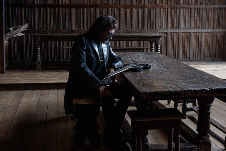 Tony Iommi anuncia ‘From The Dark’, seu primeiro álbum solo em 21 anos