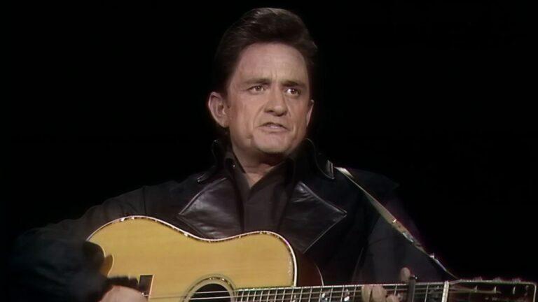 Johnny Cash escreveu “Folsom Prison Blues” sem nunca ter passado por Folsom; conheça a história da música