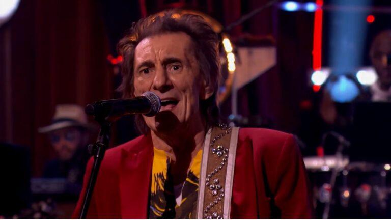 Ronnie Wood, guitarrista dos Rolling Stones, anuncia show único no Brasil em 2026