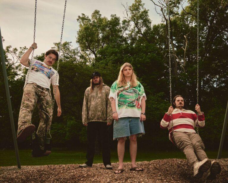 Dexter and the Moonrocks lança “If You Could Talk” após sucesso de “Freakin’ Out”