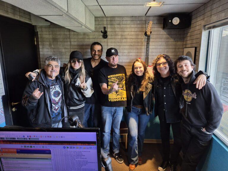 Antes do show em Curitiba, Masters of Voices toma conta dos estúdios da Mundo Livre FM