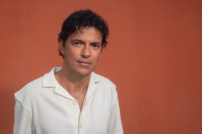 Jorge Vercillo celebra 30 anos de carreira com show especial de Dia dos Namorados em Curitiba