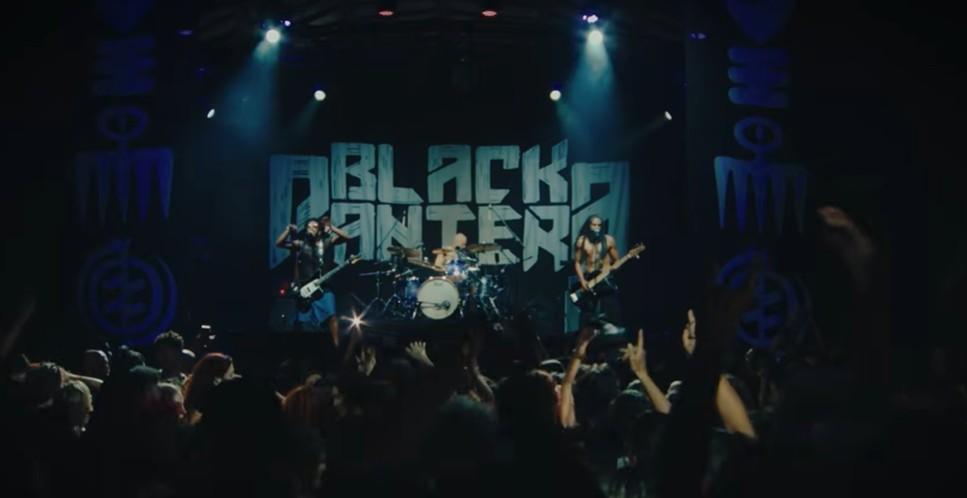 Black Pantera transforma show em manifesto no novo single ao vivo