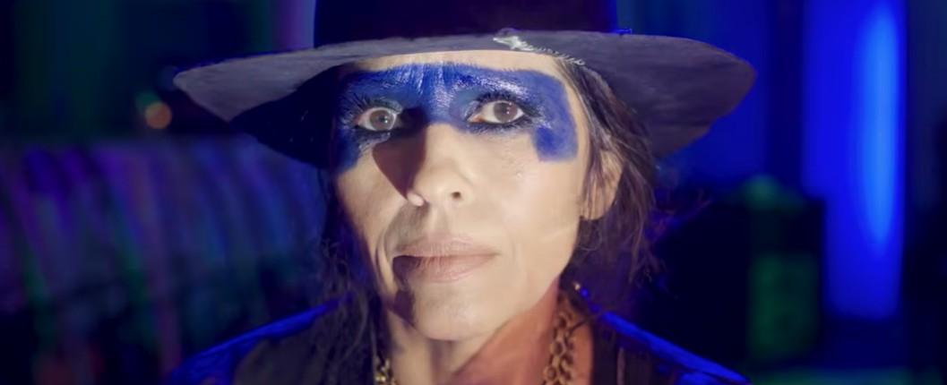 Documentário sobre Linda Perry estreia nos cinemas. Veja o trailer