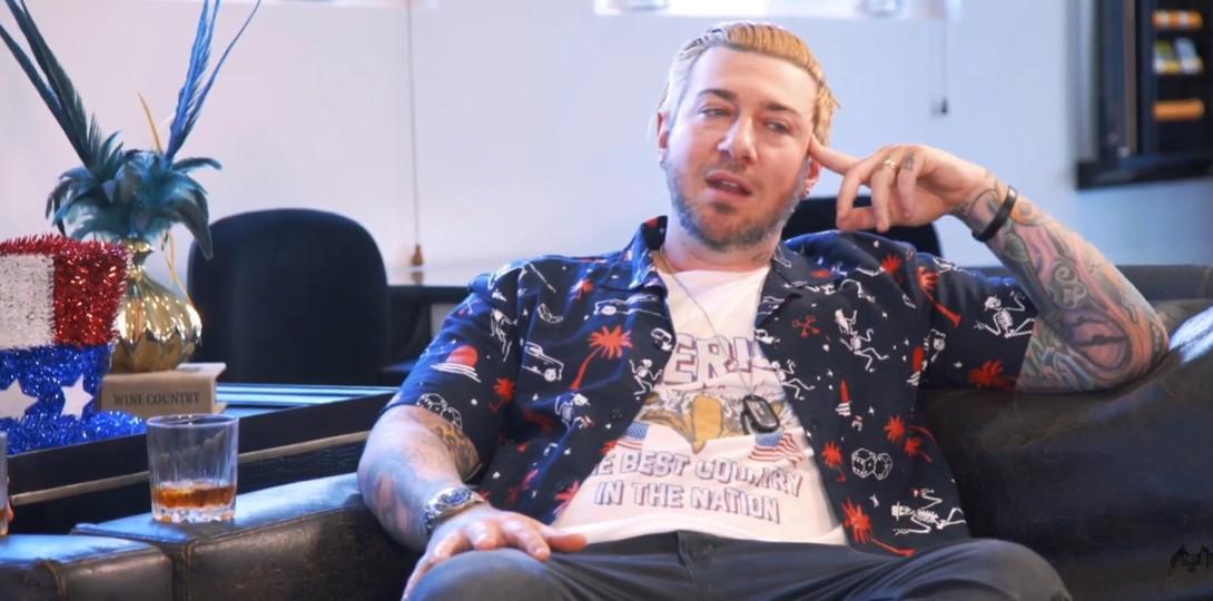 Guitarrista do Avenged Sevenfold detona pedófilos e dispara contra fãs do Foo Fighters