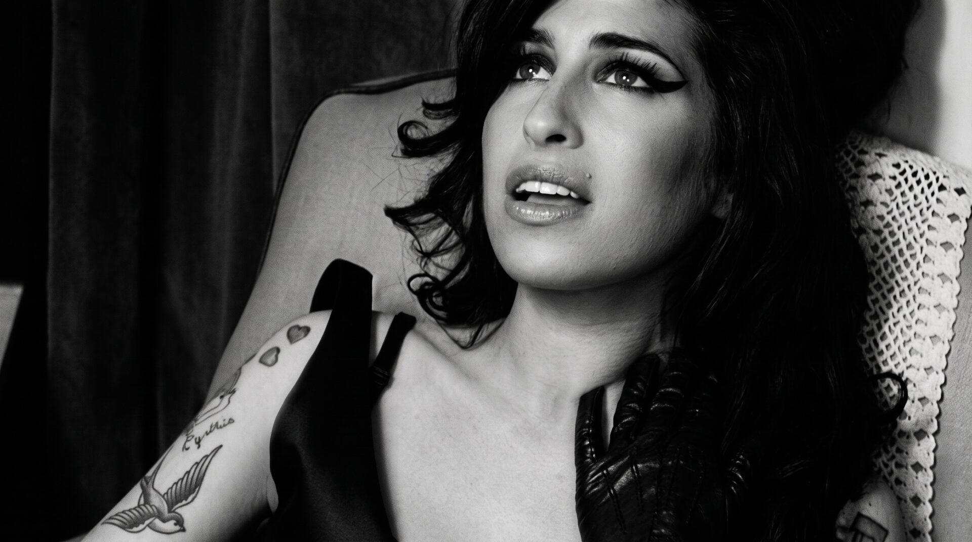 Amy Winehouse terá ‘Back to Black’ tocado ao vivo 20 anos depois, com Mark Ronson e Jorja Smith em Londres