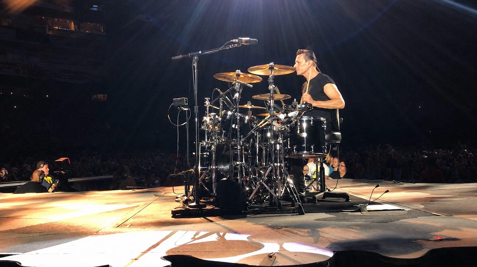 U2 já ensaia nova turnê de estádios com Larry Mullen Jr. de volta à bateria