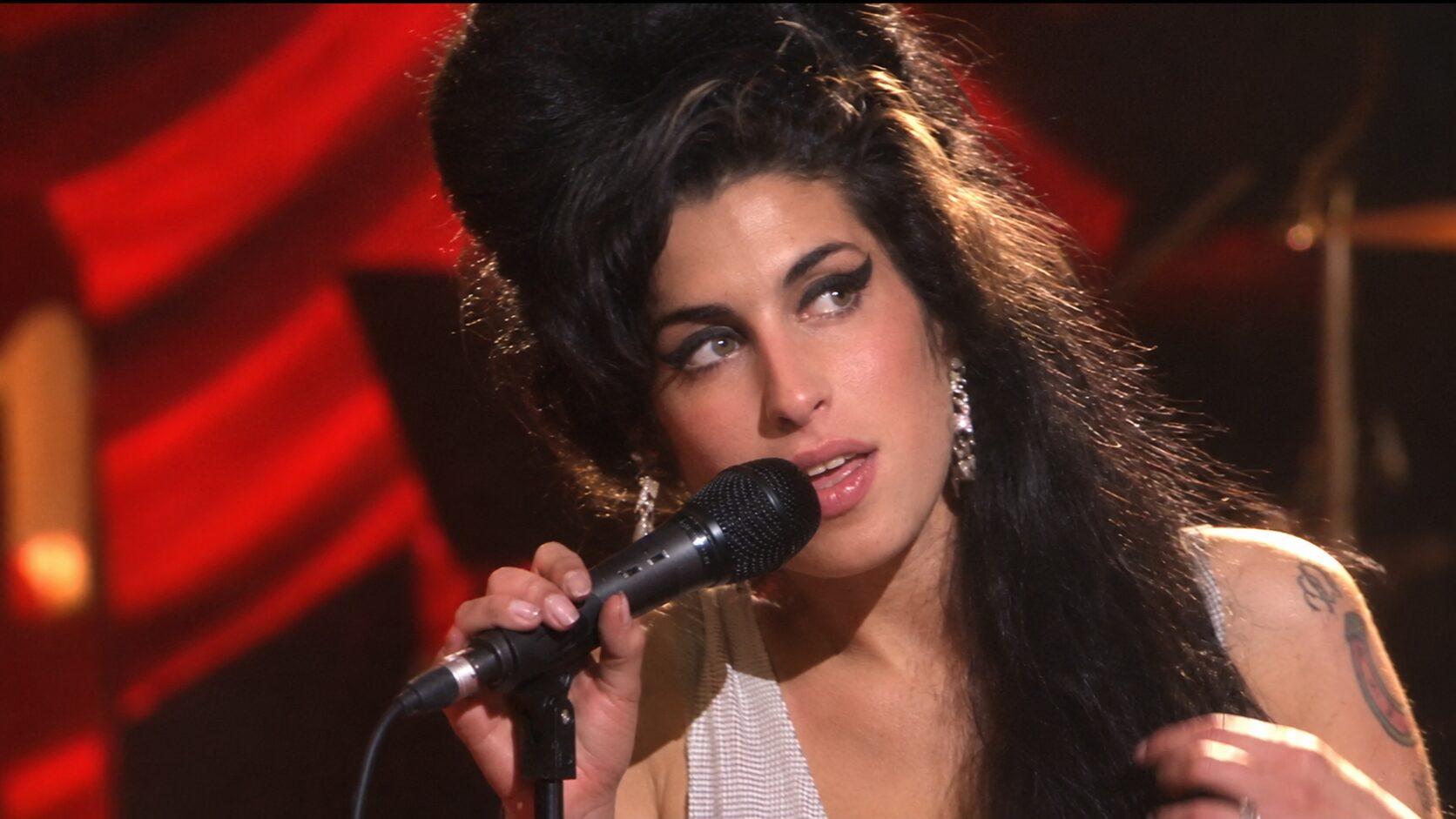 Há 20 anos, Amy Winehouse lançava o hino da sua geração