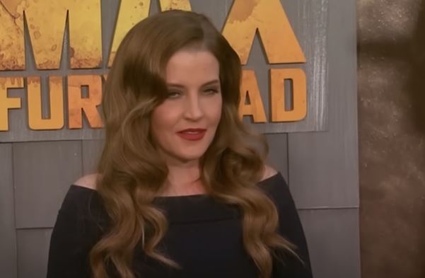 Cantora Lisa Marie Presley, filha de Elvis, morre aos 54 anos nos EUA 