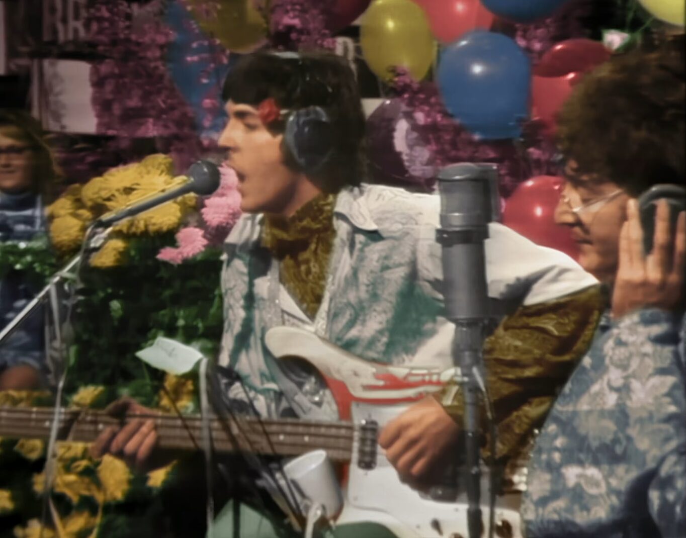 Os Beatles durante a década de 1960 em foto promocional utilizada para o anúncio oficial do Global Beatles Day.