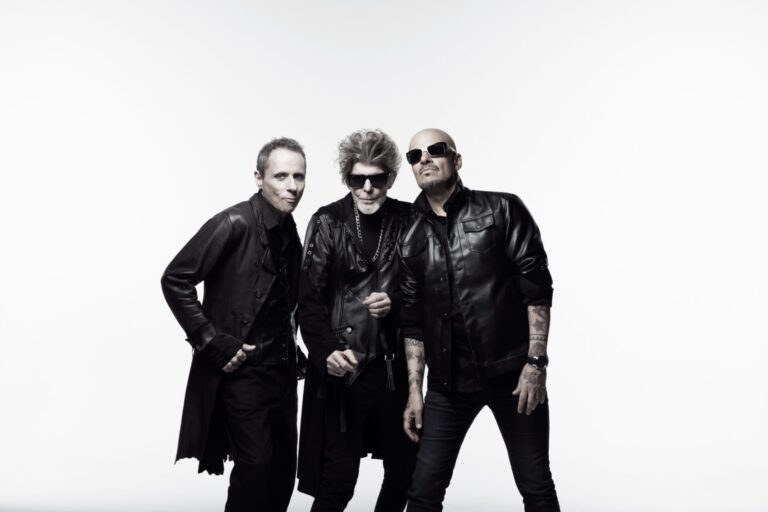 Branco Mello, Sérgio Britto e Tony Bellotto, dos Titãs, em foto de divulgação da turnê Cabeça Dinossauro 40 anos.