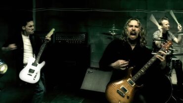 Integrantes do Nickelback em foto promocional do álbum Everything Under The Sun.