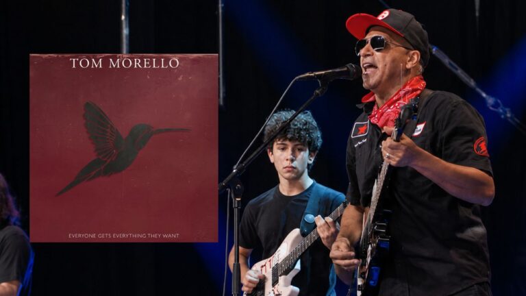 Tom Morello posa ao lado da capa do álbum Everyone Gets Everything They Want, seu primeiro álbum solo de rock, lançado com o single "Date Night".