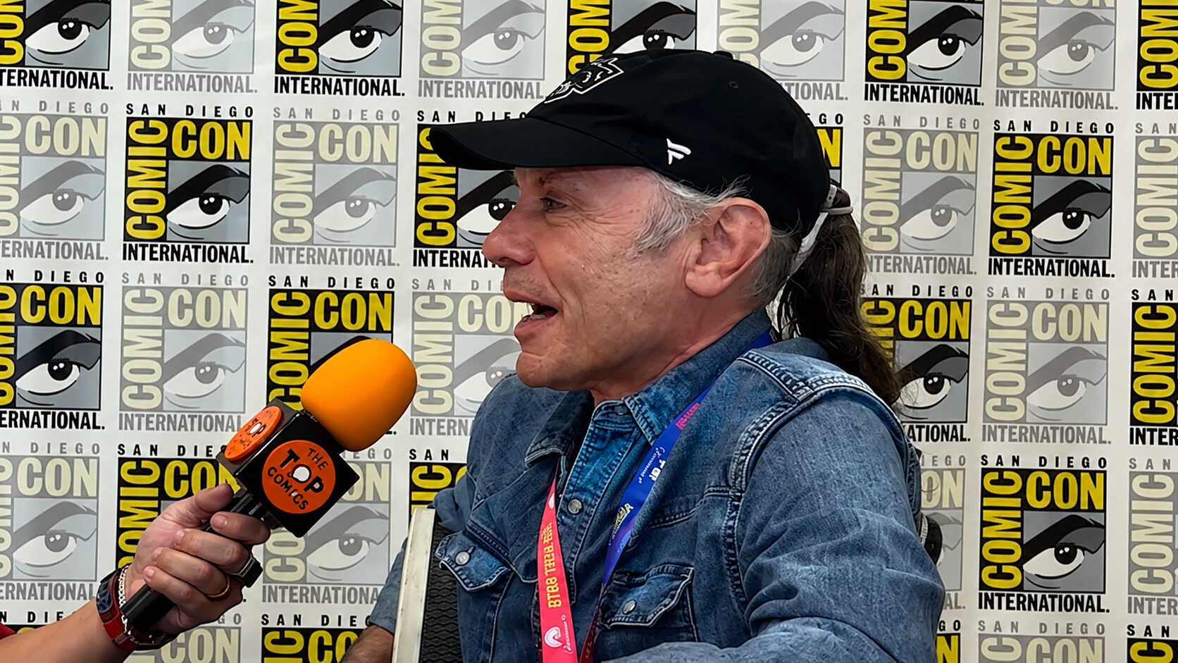 Bruce Dickinson, vocalista do Iron Maiden, durante entrevista sobre seu novo álbum solo gravado no Studio 606