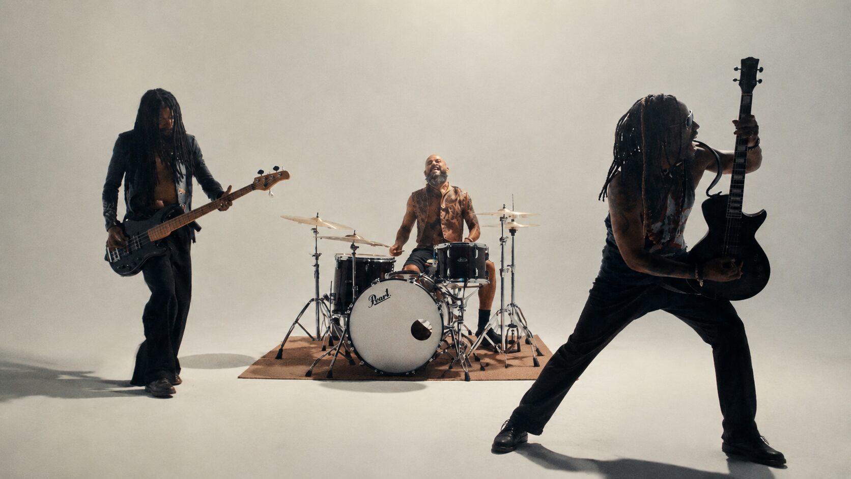 Black Pantera revela participações de Duquesa, Sandra Sá e Derrick Green no álbum Continental