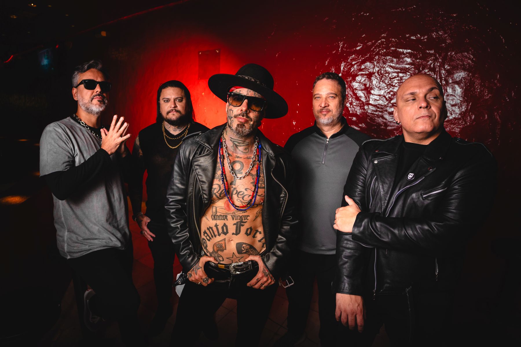 Detonautas apresenta a turnê Rádio Love Nacional na Ópera de Arame em Curitiba