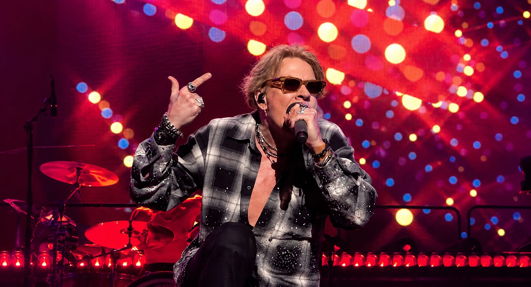 Axl Rose cantando durante show do Guns N’ Roses no MetLife Stadium em 2026