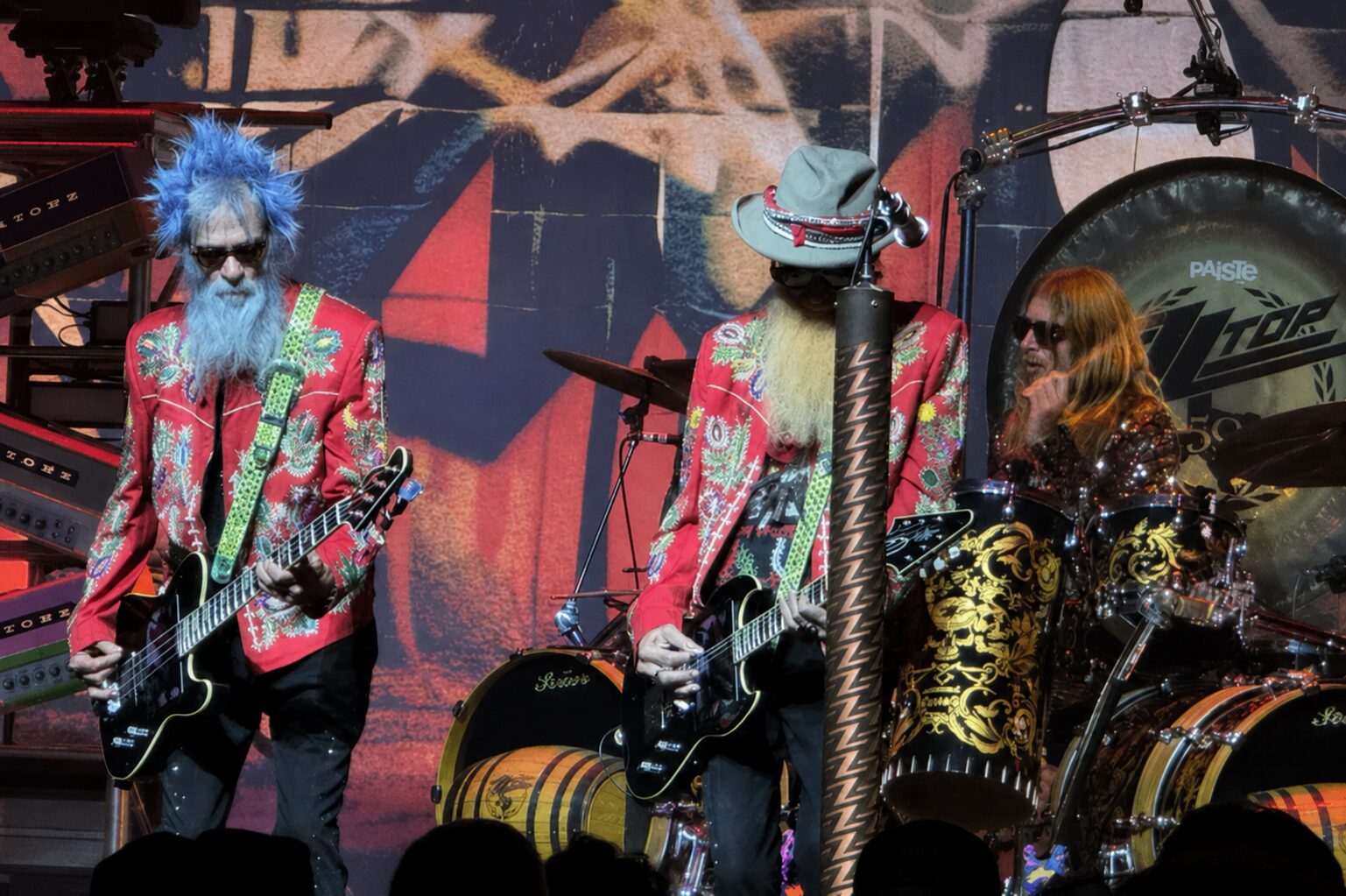 Billy Gibbons se apresenta com a ZZ Top no palco durante show em 2026