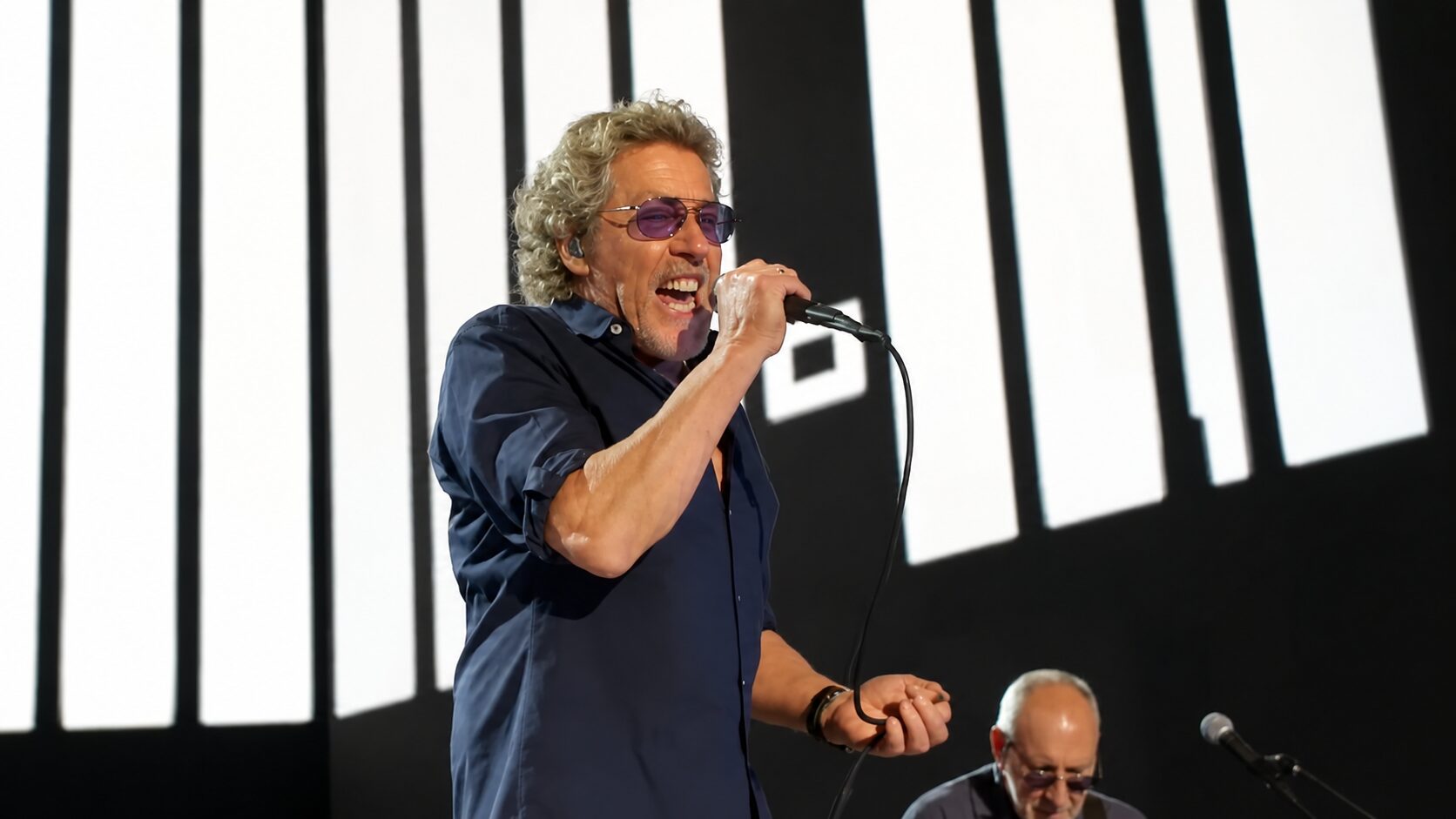 Roger Daltrey e Zak Starkey durante apresentação do The Who